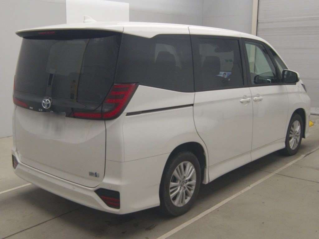 2023 Toyota Noah ZWR90W[1]