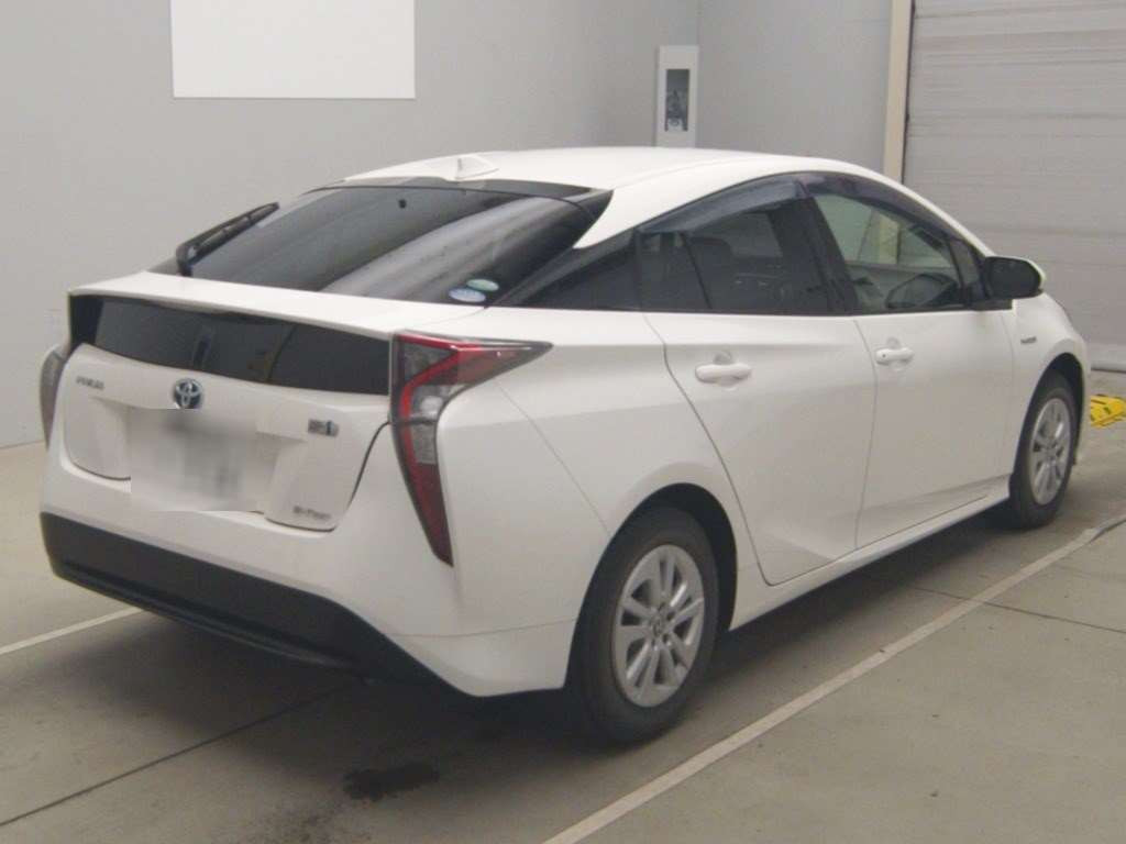 2018 Toyota Prius ZVW55[1]