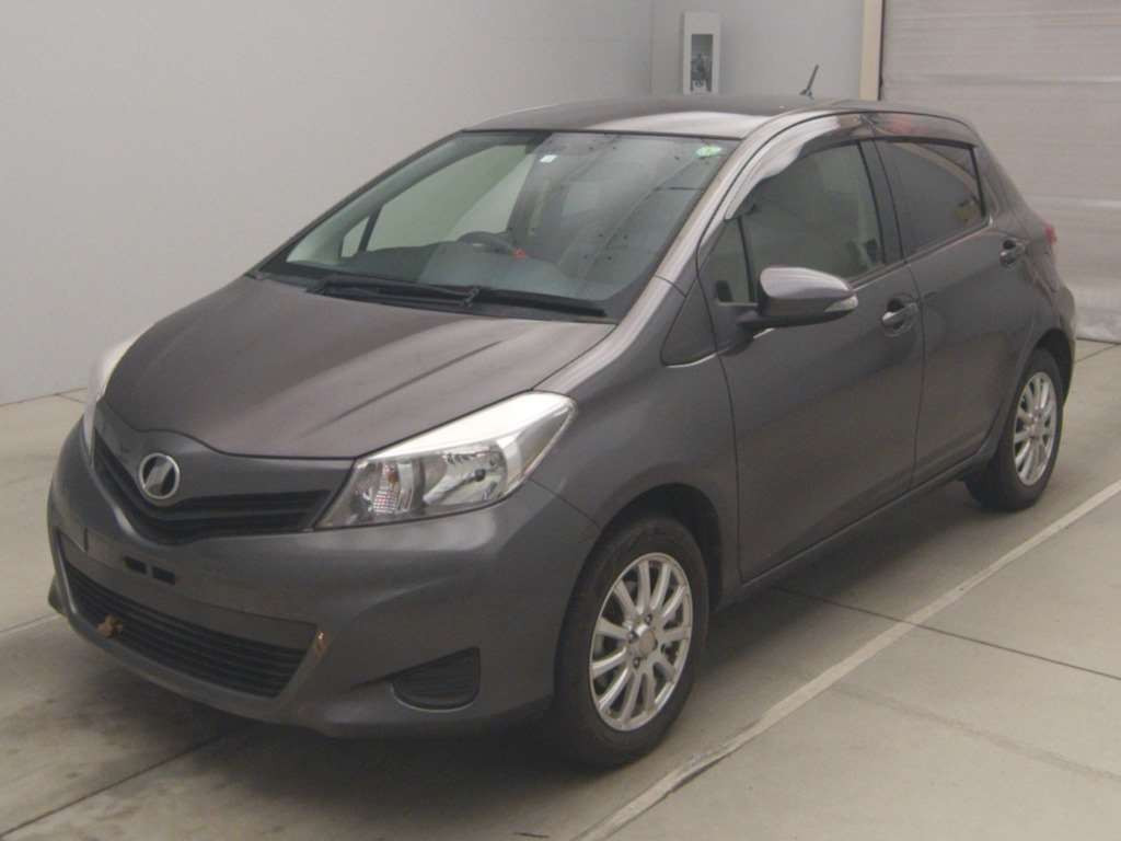 2014 Toyota Vitz NSP135[0]