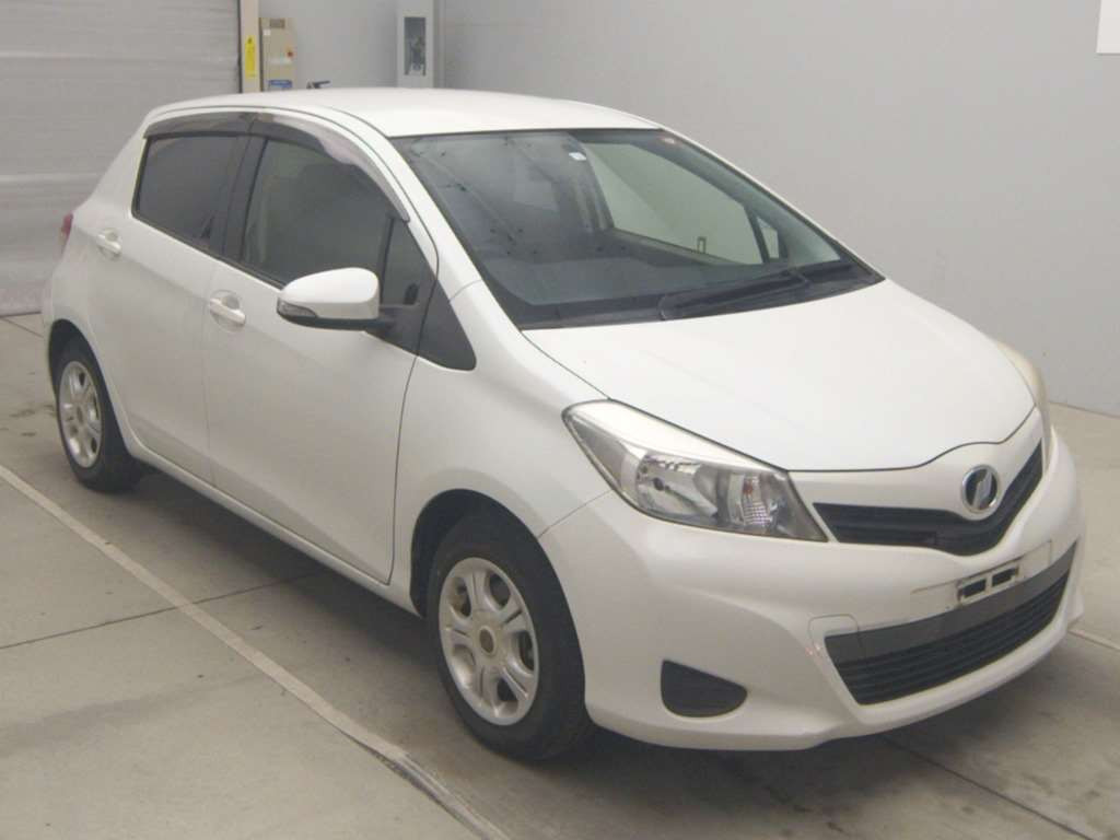 2014 Toyota Vitz NSP130[2]