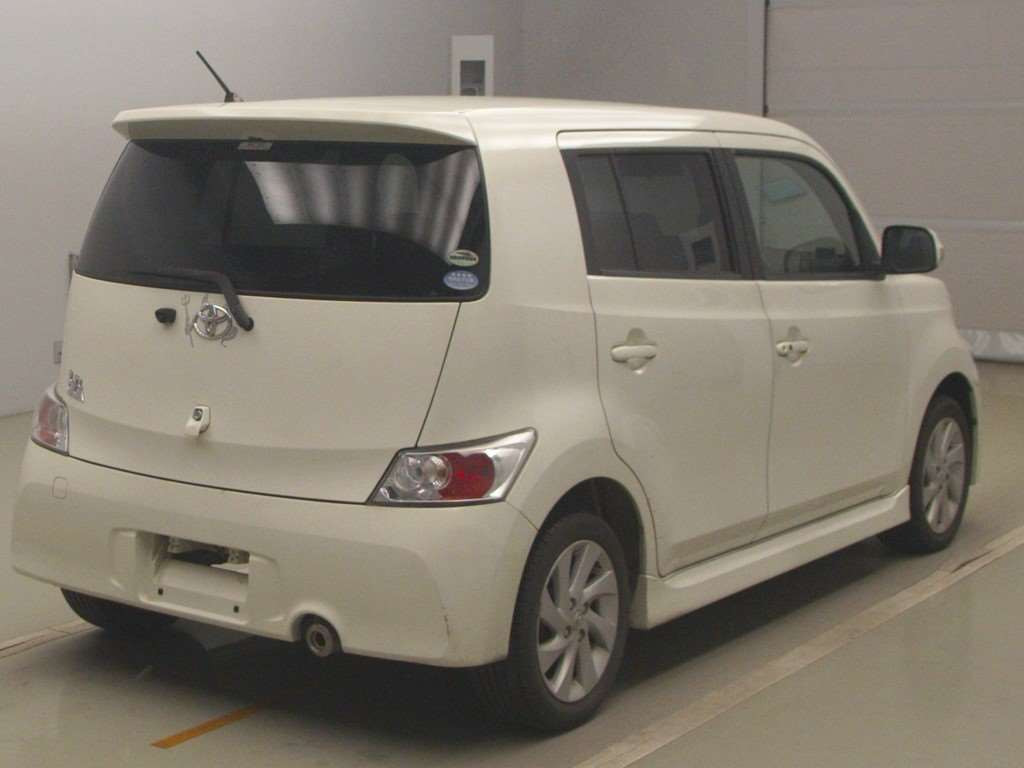 2010 Toyota bB QNC21[1]