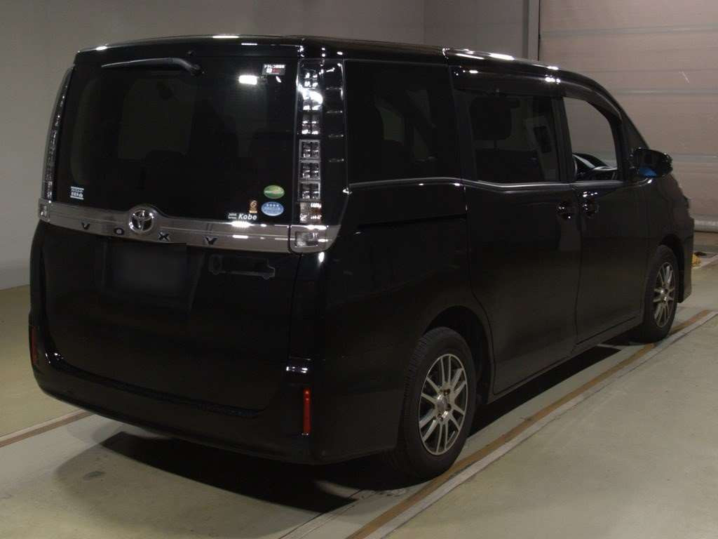 2017 Toyota Voxy ZRR80G[1]