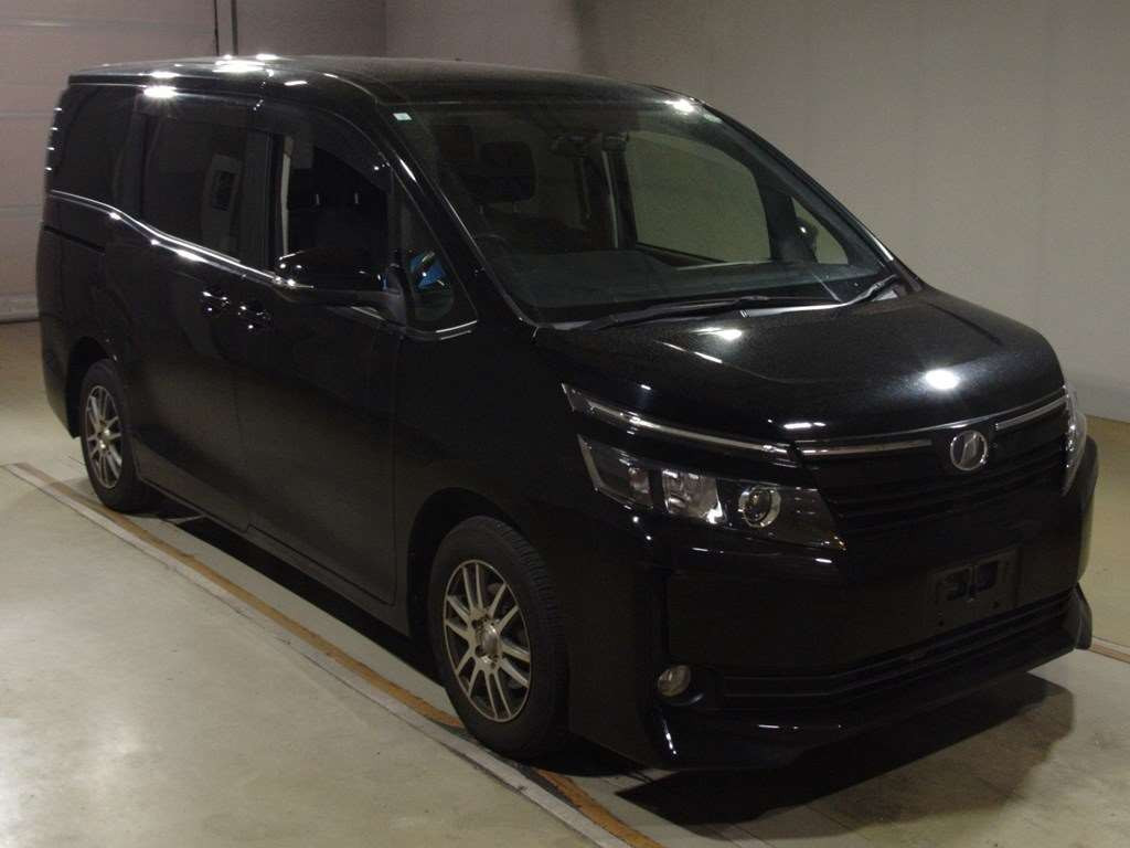 2017 Toyota Voxy ZRR80G[2]