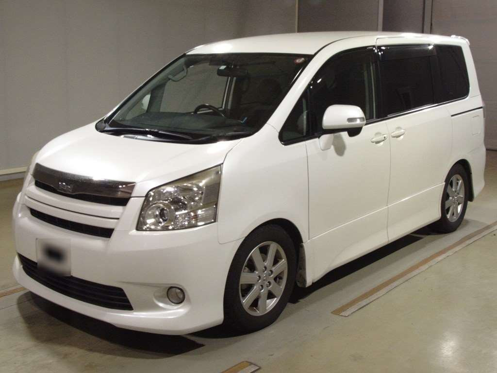 2010 Toyota Noah ZRR70W[0]