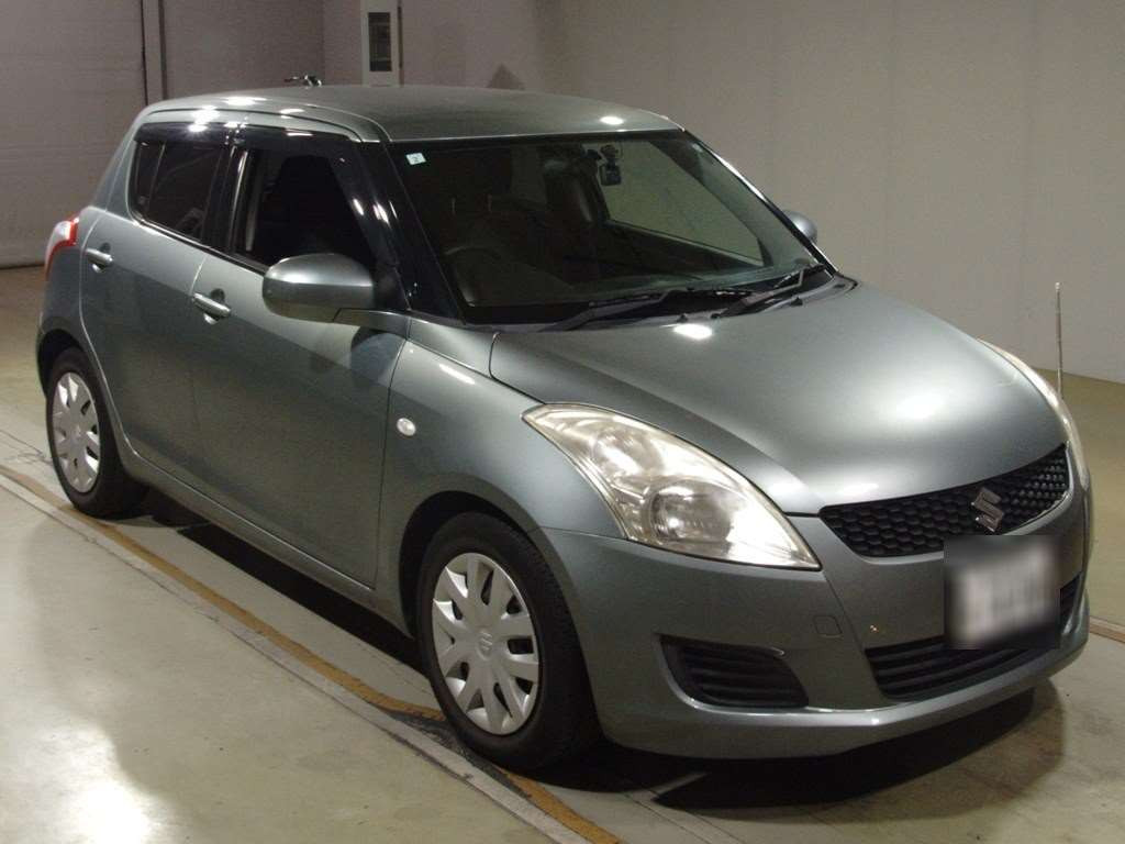 2011 Suzuki Swift ZC72S[2]