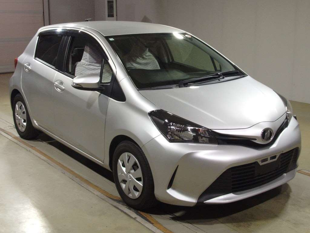 2016 Toyota Vitz NSP130[2]