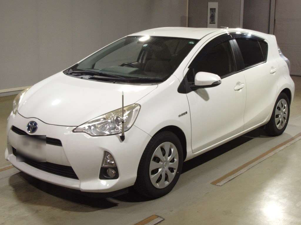 2012 Toyota Aqua NHP10[0]