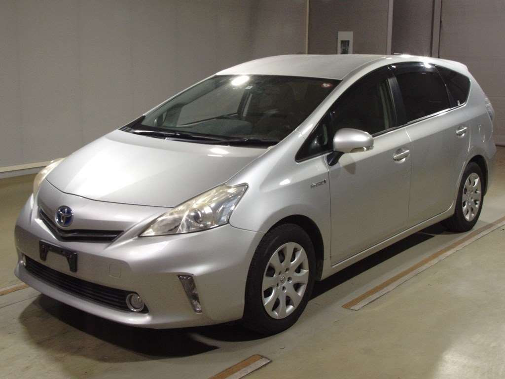 2011 Toyota Prius alpha ZVW41W[0]