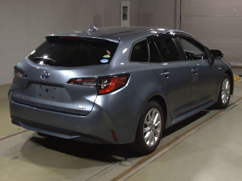 2020 Toyota Corolla Touring Wagon ZWE211W[1]