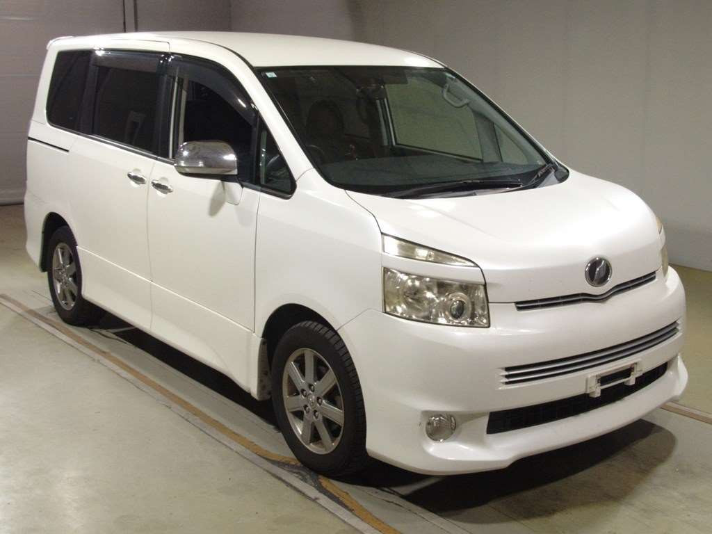 2009 Toyota Voxy ZRR70W[2]