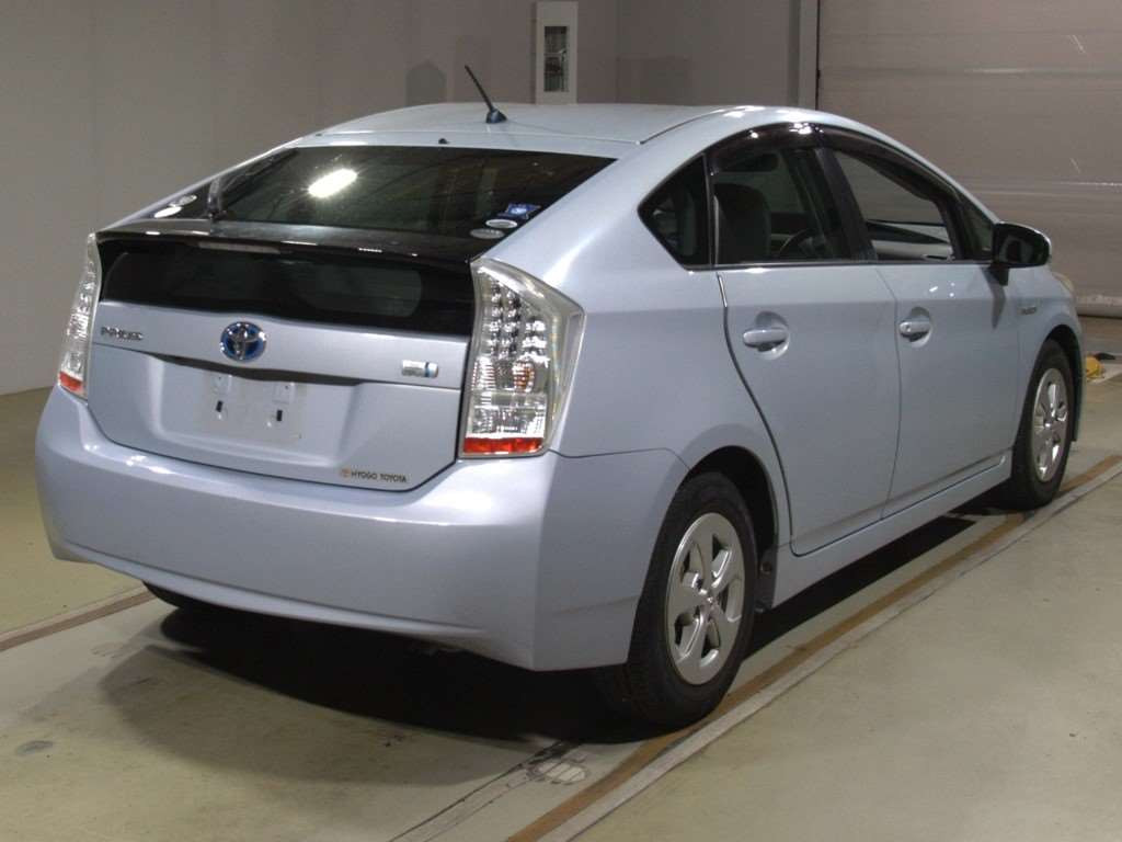 2010 Toyota Prius ZVW30[1]