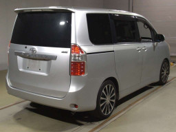 2008 Toyota Noah