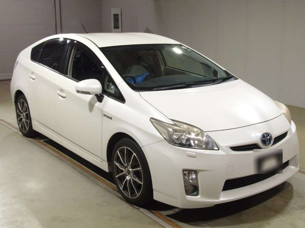 2011 Toyota Prius ZVW30[2]