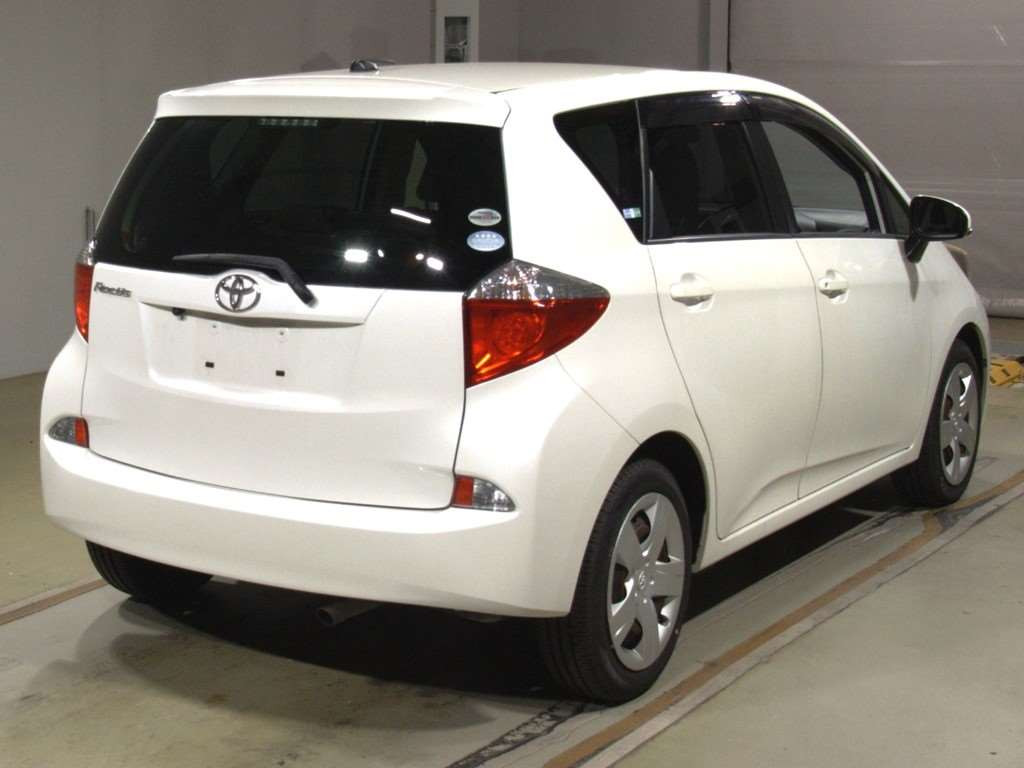 2012 Toyota Ractis NCP120[1]