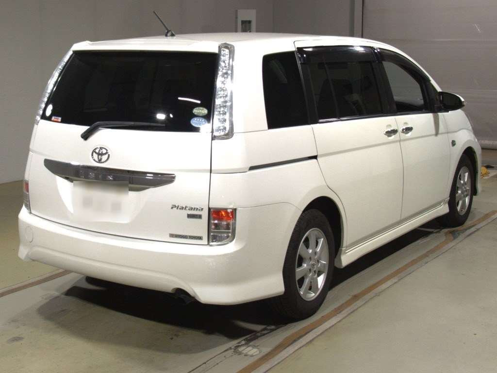 2014 Toyota Isis ZGM10W[1]