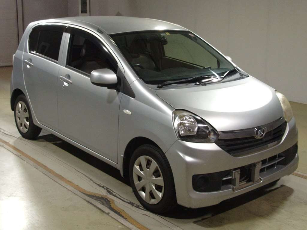 2013 Daihatsu Mira es LA310S[2]