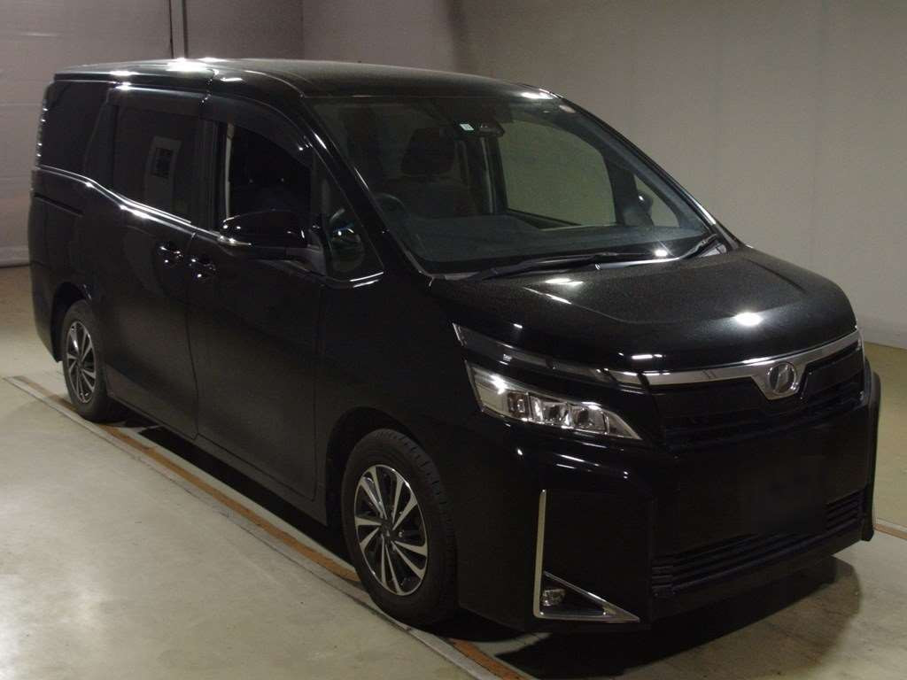 2017 Toyota Voxy ZRR80G[2]