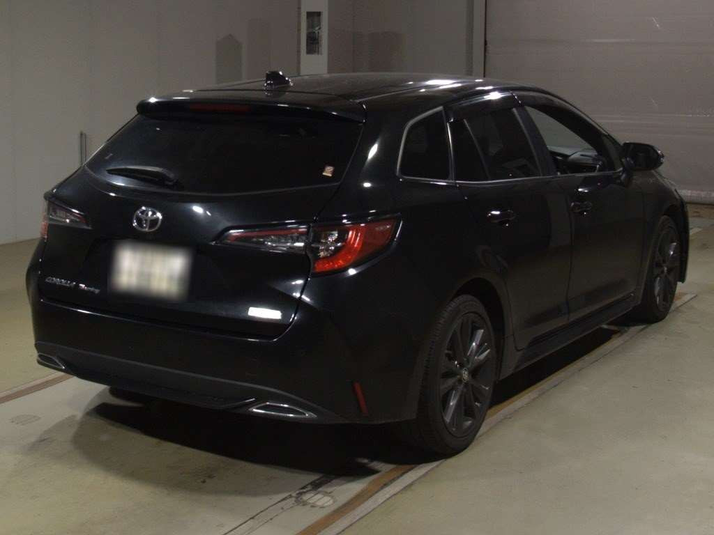 2020 Toyota Corolla Touring Wagon ZRE212W[1]