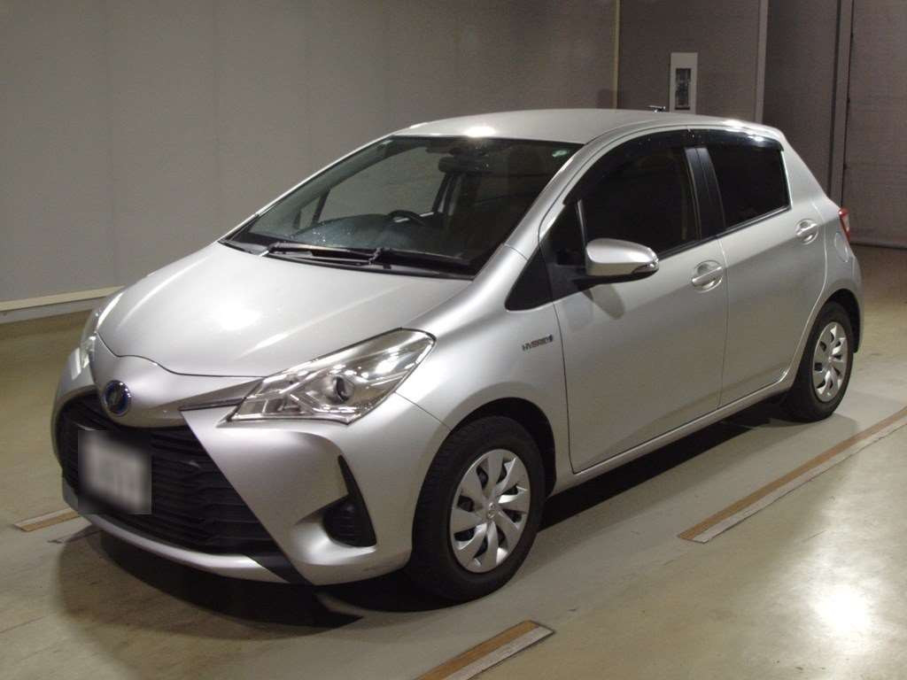 2017 Toyota Vitz NHP130[0]