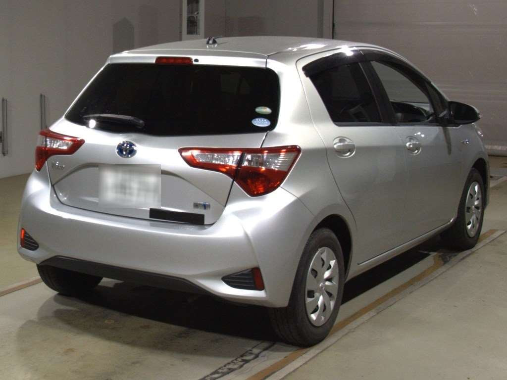 2017 Toyota Vitz NHP130[1]