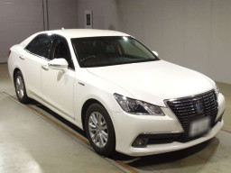 2014 Toyota Crown Hybrid