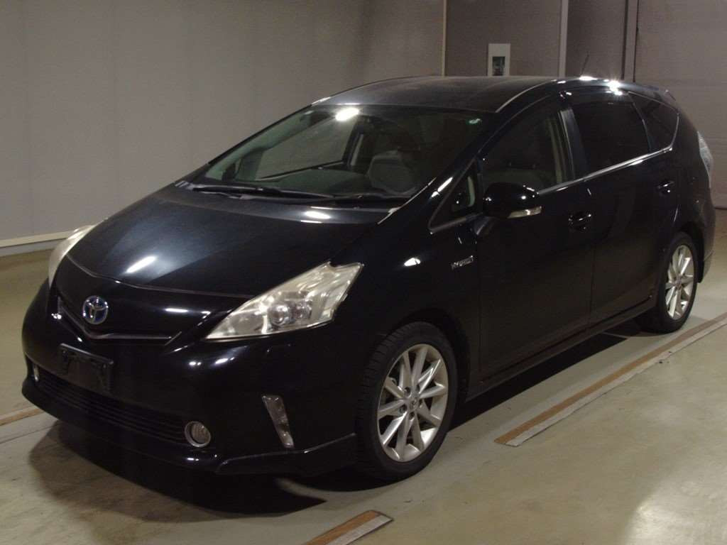 2013 Toyota Prius alpha ZVW41W[0]