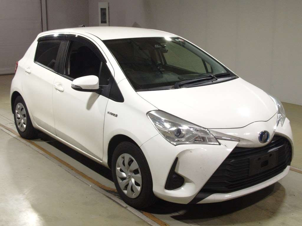 2019 Toyota Vitz NHP130[2]