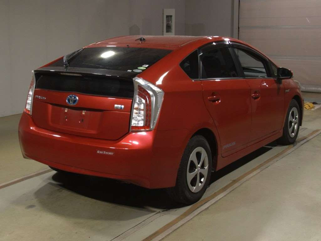 2013 Toyota Prius ZVW30[1]