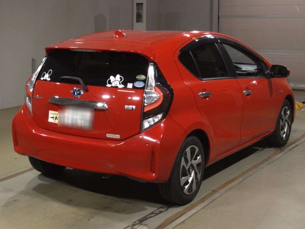 2019 Toyota Aqua NHP10[1]