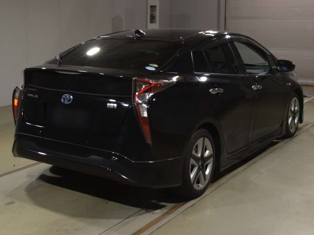 2018 Toyota Prius ZVW51[1]