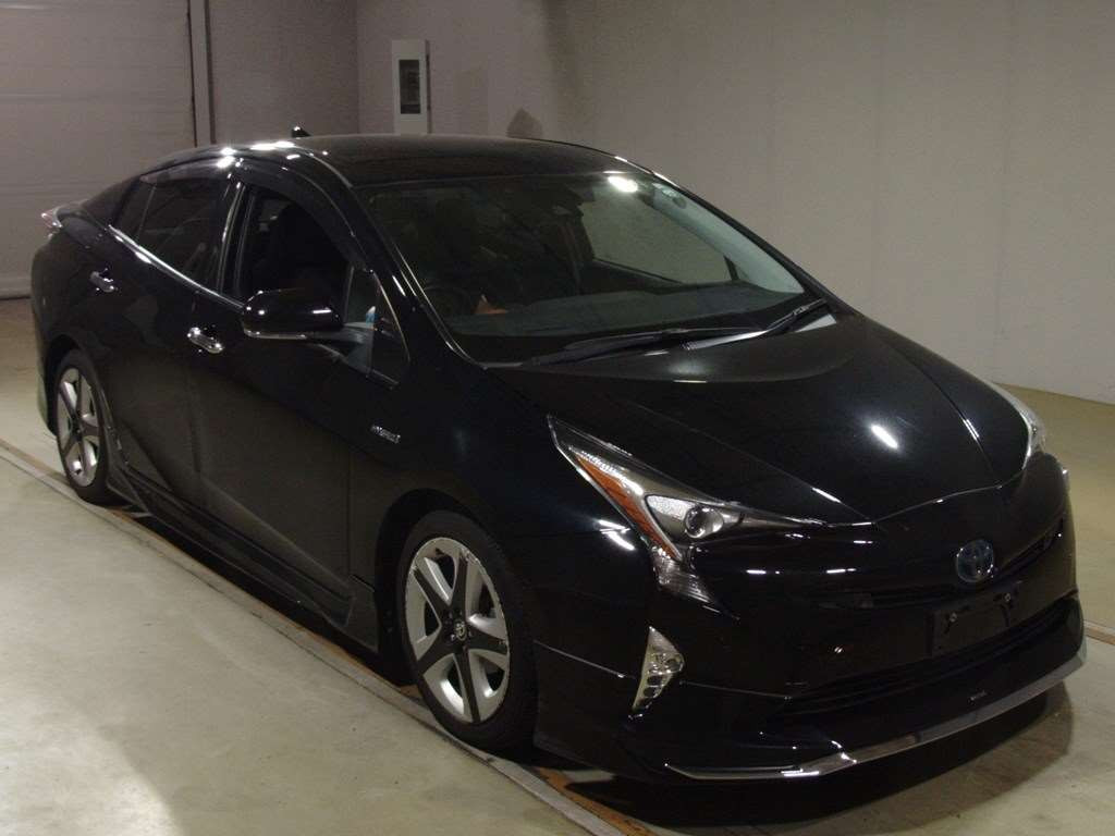 2018 Toyota Prius ZVW51[2]