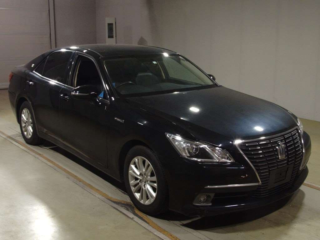 2014 Toyota Crown Hybrid AWS210[2]