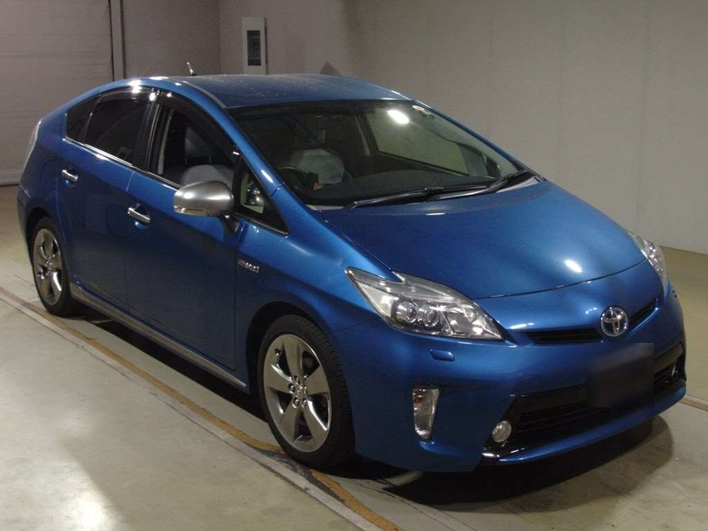 2013 Toyota Prius ZVW30[2]