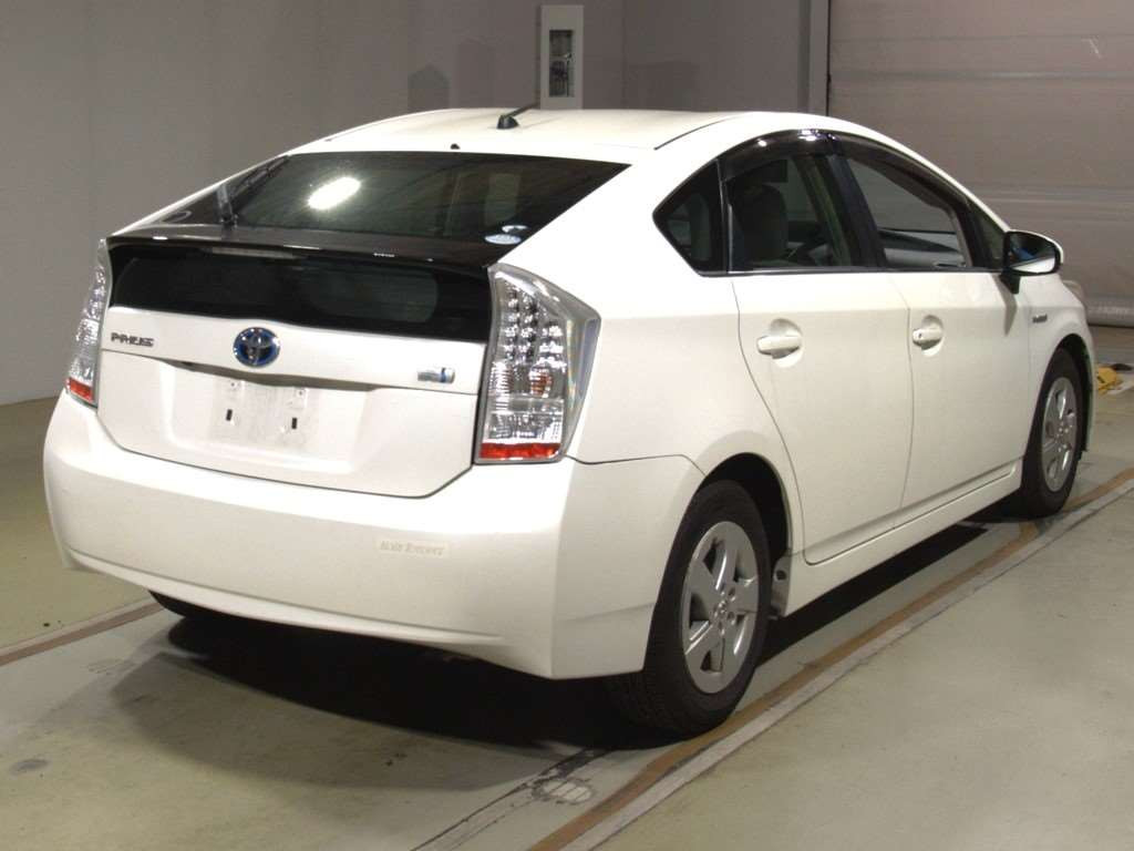 2010 Toyota Prius ZVW30[1]