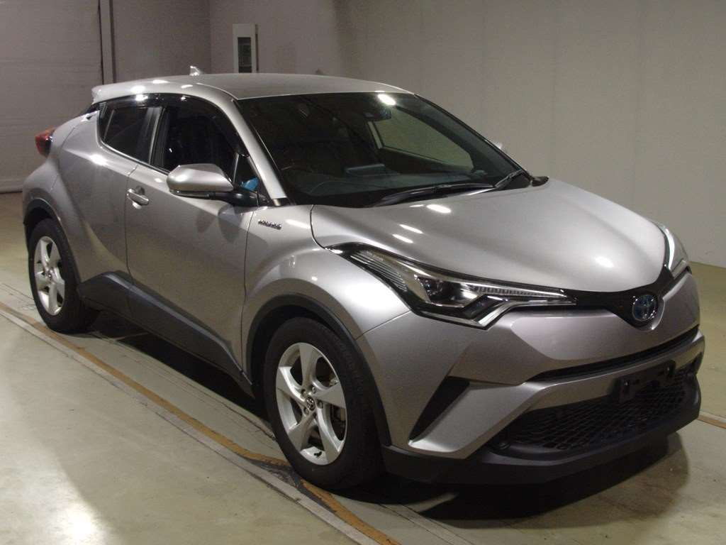 2019 Toyota C-HR ZYX10[2]