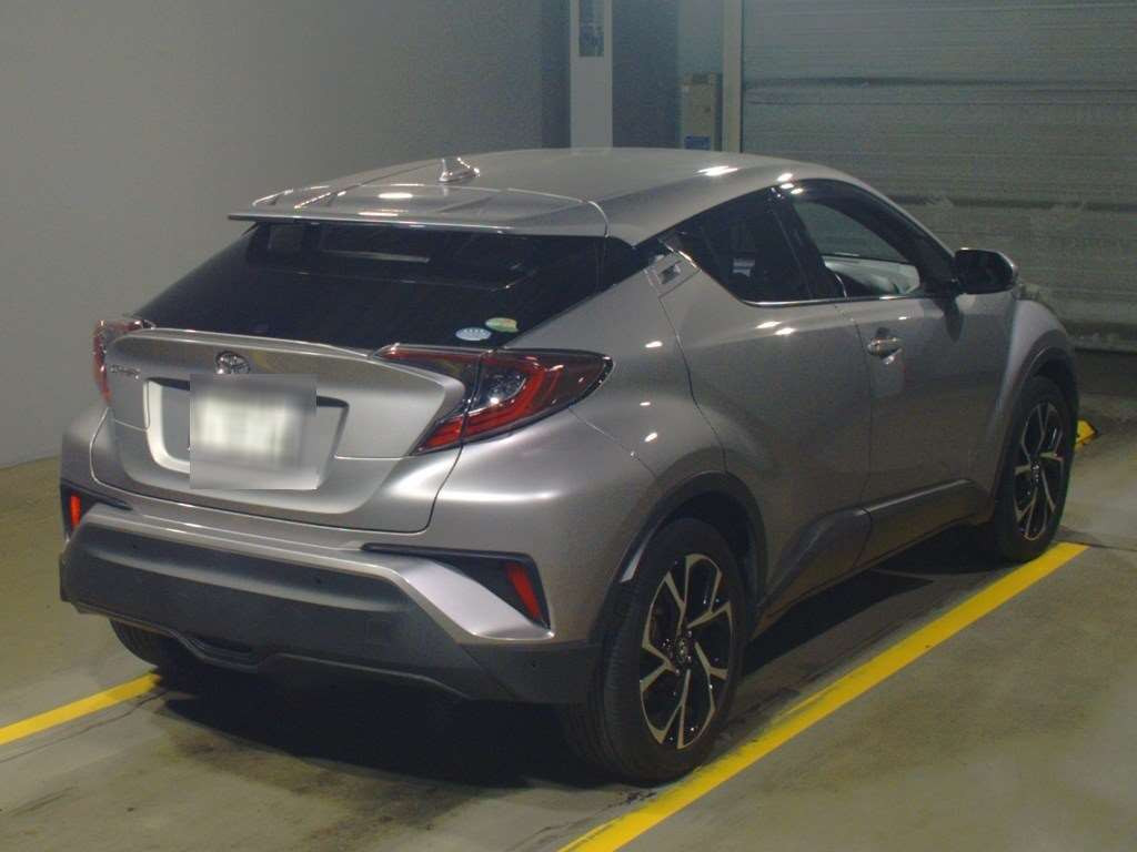 2016 Toyota C-HR NGX50[1]