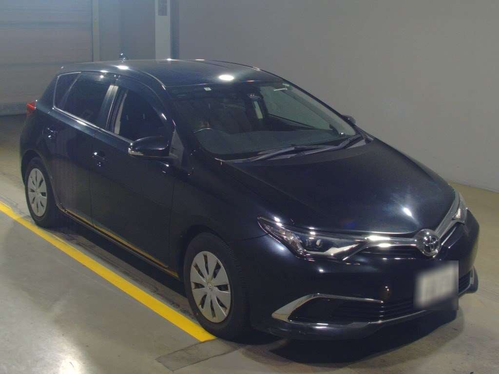 2017 Toyota Auris NZE181H[2]