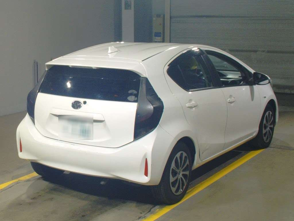 2018 Toyota Aqua NHP10[1]