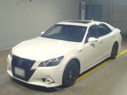 2015 Toyota Crown Hybrid