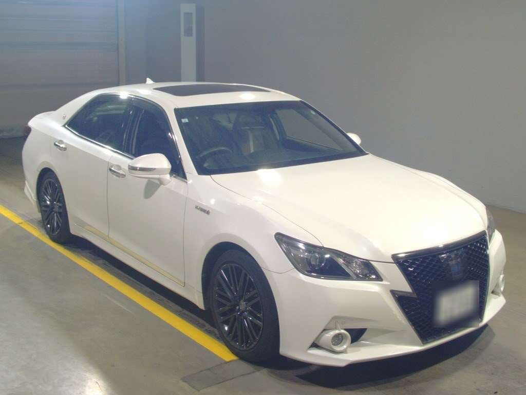 2015 Toyota Crown Hybrid AWS210[2]