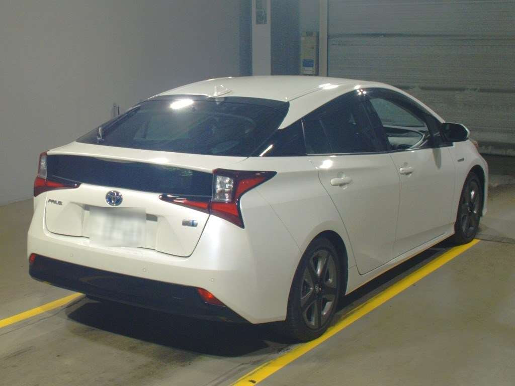 2019 Toyota Prius ZVW51[1]