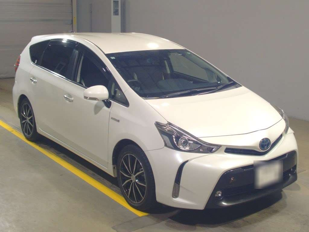 2017 Toyota Prius alpha ZVW40W[2]