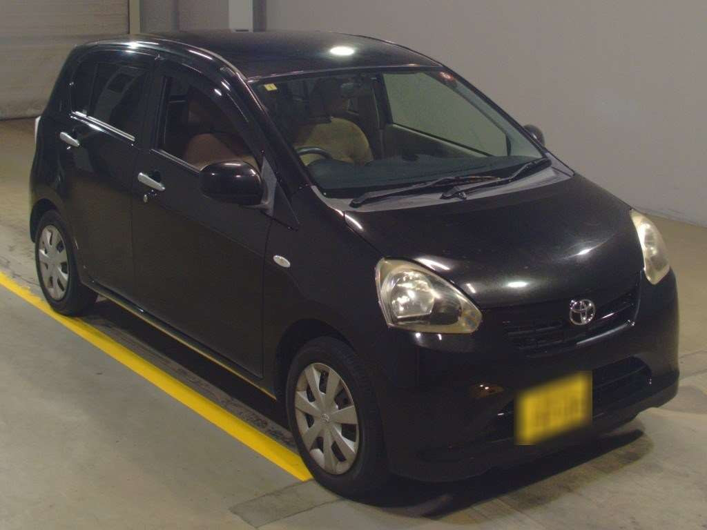 2013 Toyota Pixis Epoch LA300A[2]