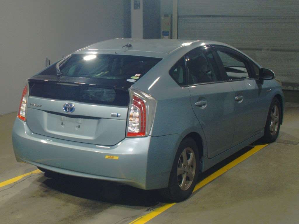 2013 Toyota Prius ZVW30[1]