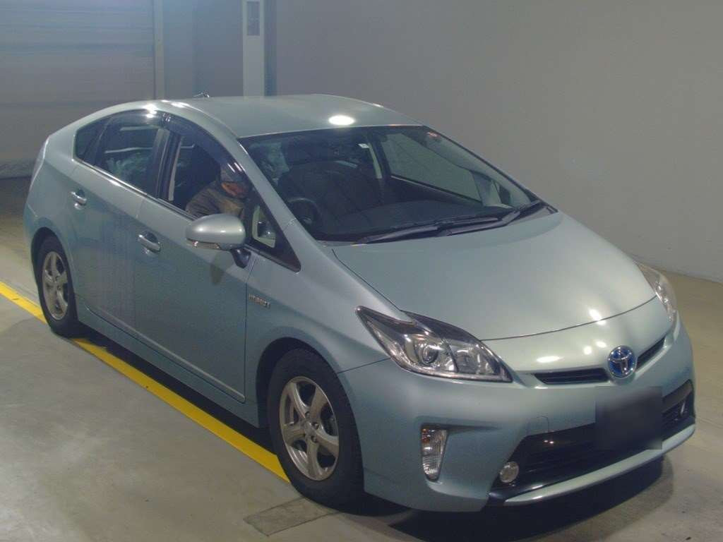 2013 Toyota Prius ZVW30[2]