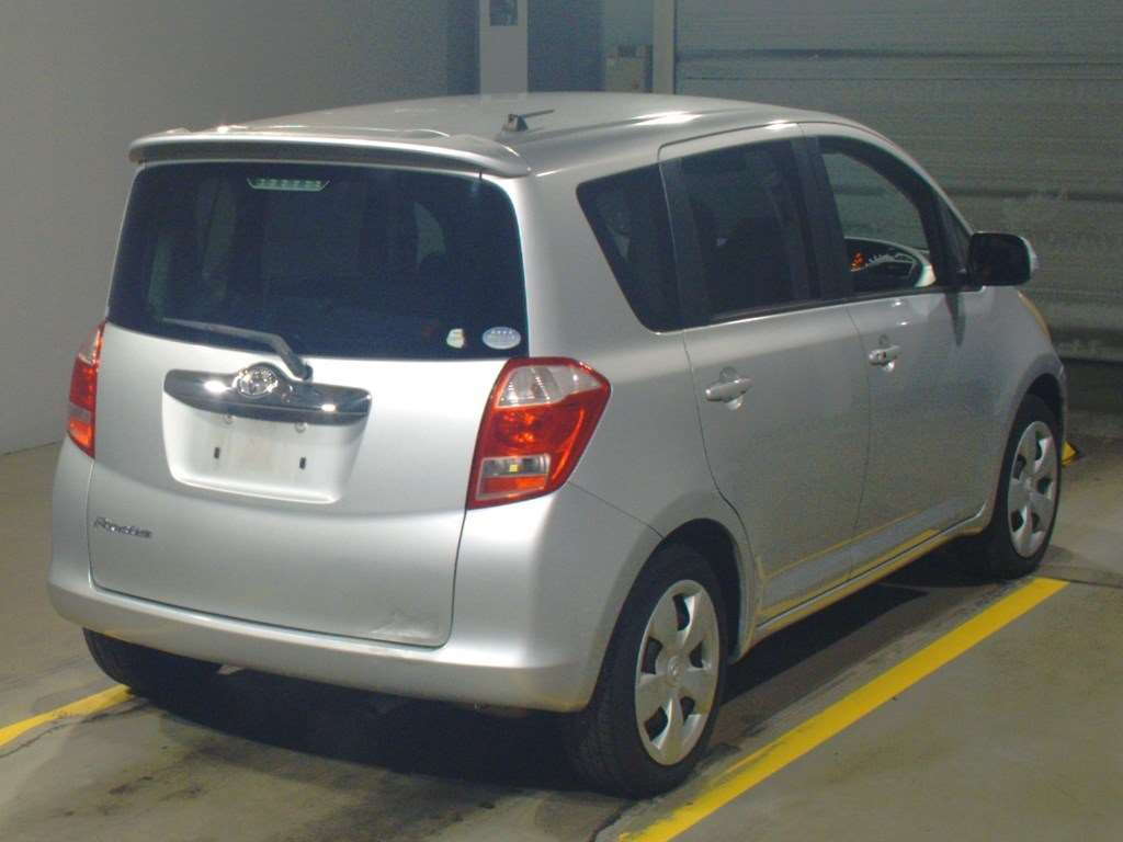 2005 Toyota Ractis NCP100[1]