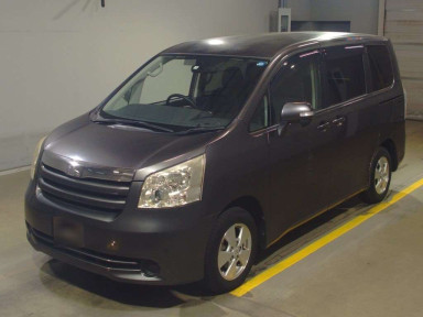 2007 Toyota Noah