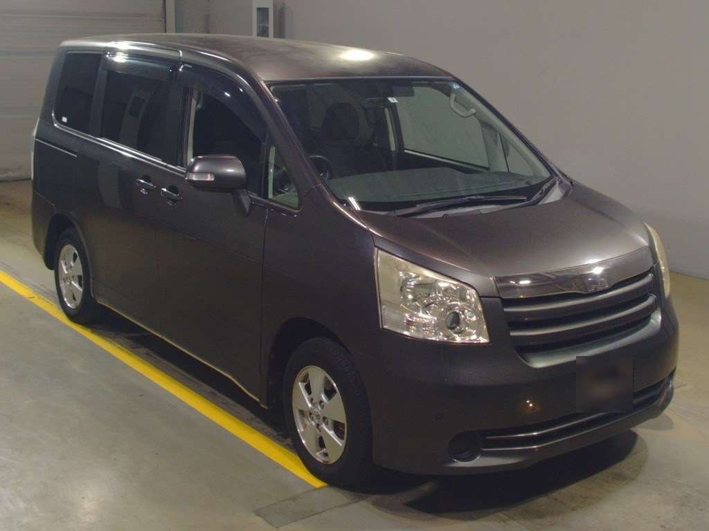 2007 Toyota Noah ZRR70G[2]