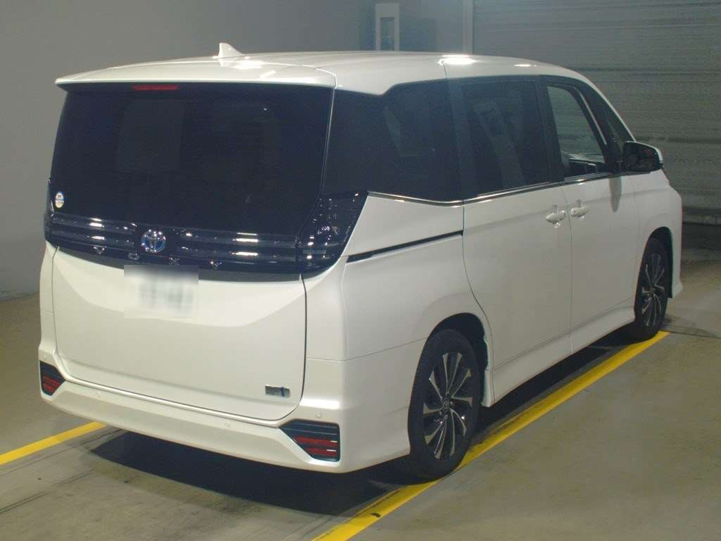 2024 Toyota Voxy ZWR90W[1]