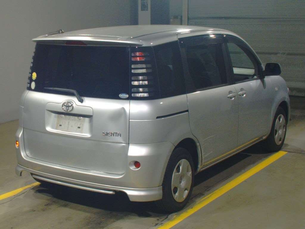 2003 Toyota Sienta NCP81G[1]